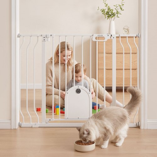 VEVOR Treppenschutzgitter 75–111 cm Verstellbare Breite, Türschutzgitter mit Katzenklappe, inkl. Druck- & Wandmontage-Set, Kindergitter, Babygitter für Treppen, Türen & Wohnbereich, Weiß