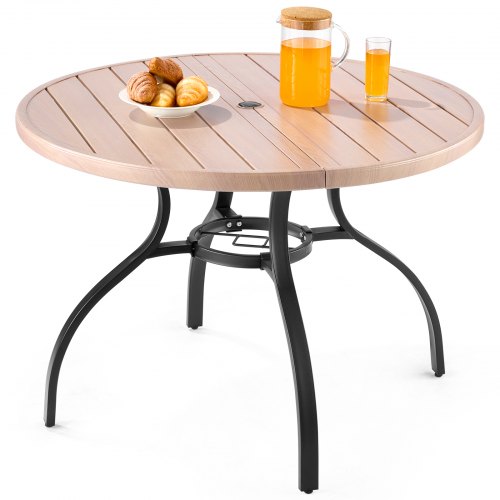 VEVOR Table à manger pour patio extérieur 1035 mm, table de bistrot ronde en acier imitation bois pour 4 personnes, trou pour parasol de 38 mm, grand